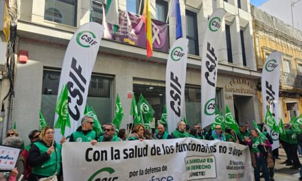 CSIF sale a la calle en Huelva en defensa del sistema mutualista de Muface