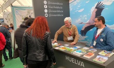 Huelva busca al turista ornitológico en Navarra y Extremadura