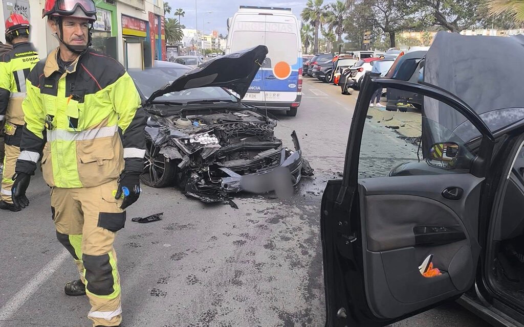 Heridas dos personas en un accidente de tráfico en la Avenida de Andalucía de Ayamonte