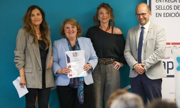 La UHU recibe tres nuevos sellos de calidad CEA-APQ