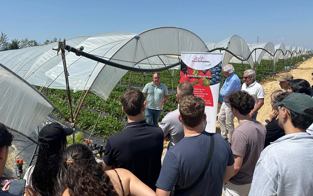 Estudiantes de la Politécnica de Madrid conocen las innovaciones en el riego sostenible de la CR Palos