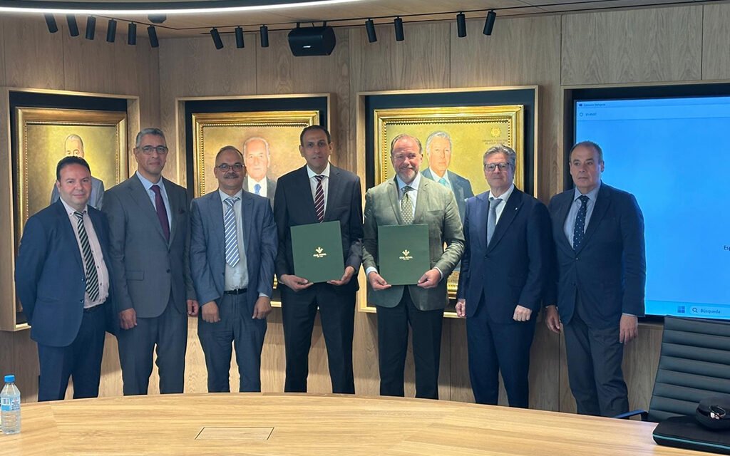 Caja Rural del Sur facilita los servicios financieros a la comunidad marroquí