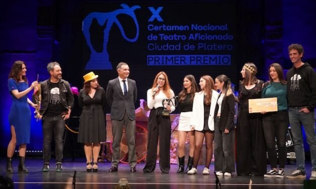 ‘Fantabulosa’ vence en el Certamen de Teatro Ciudad de Platero