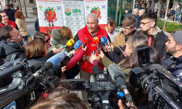 El Ayuntamiento de Barcelona deniega el reparto de fresas de Huelva