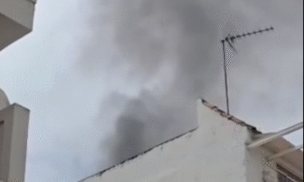 Bomberos sofocan el incendio de una vivienda en Punta Umbría