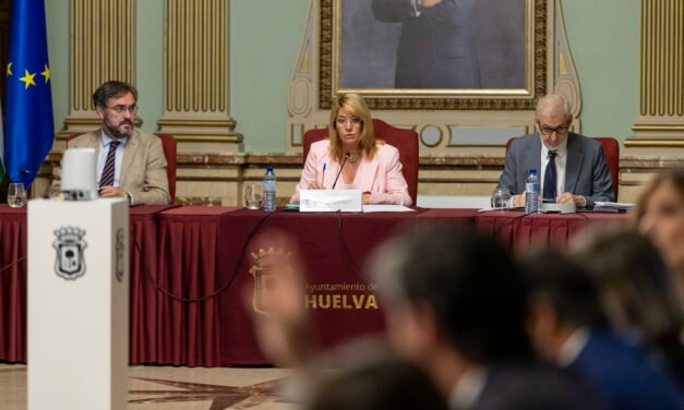 Apoyo unánime del Pleno a la «reconciliación de Huelva con su pasado»
