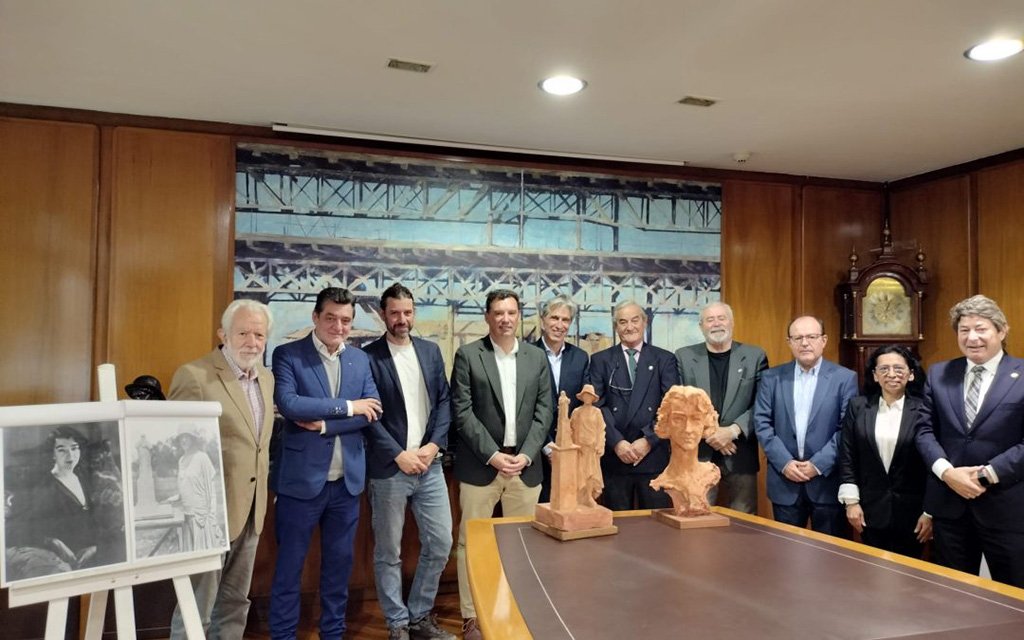 Monumento a Mrs. Whitney, otra vinculación americana