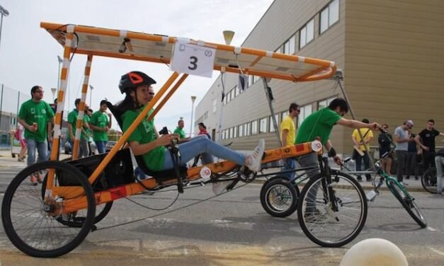 La UHU se prepara para su carrera de vehículos solares