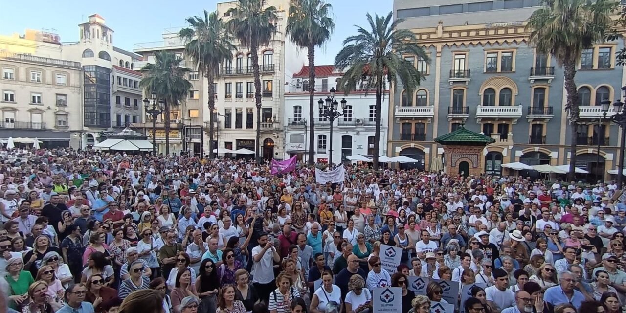 Más de 3.000 personas salen a la calle por una sanidad pública «digna y de calidad»
