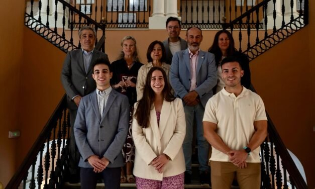 La UHU entrega los Premios a los TFG y TFM de la Cátedra Caja Rural del Sur de Empresa Familiar