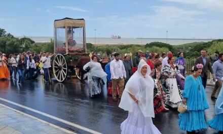 Mazagón mira al cielo en el inicio de su romería a la Virgen del Carmen