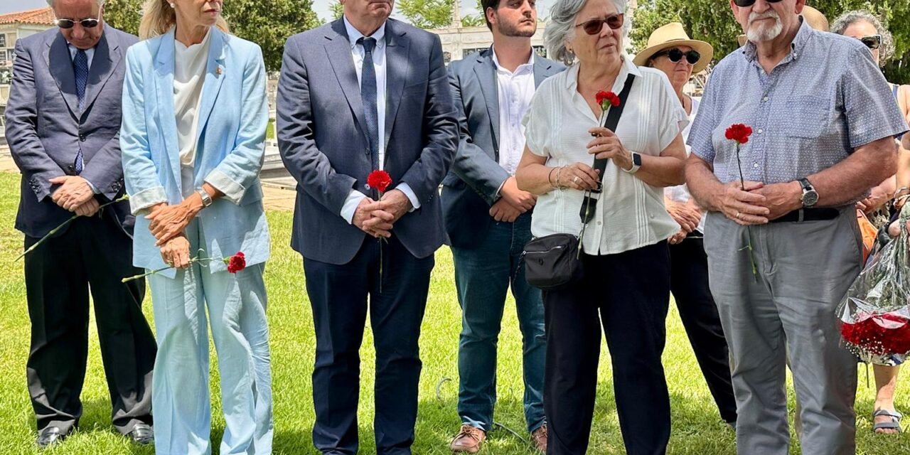 El secretario de Estado de Memoria Democrática visita las fosas del cementerio de La Soledad