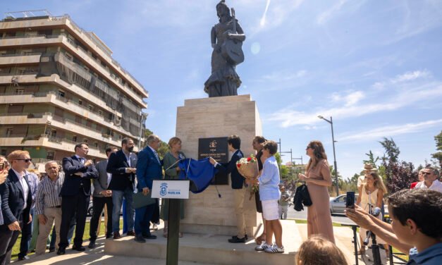 Huelva levanta un monumento en memoria de Amparo Correa