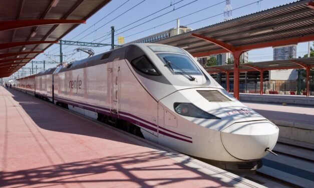 Un Alvia Huelva-Madrid queda parado hora y media por otra «incidencia técnica»