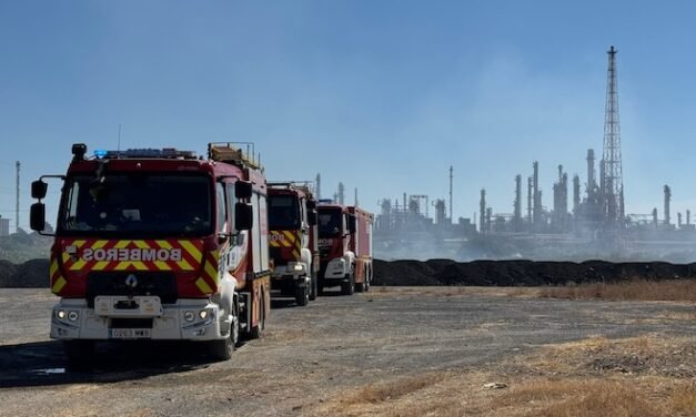 Controlado un incendio de matorral en Palos de la Frontera