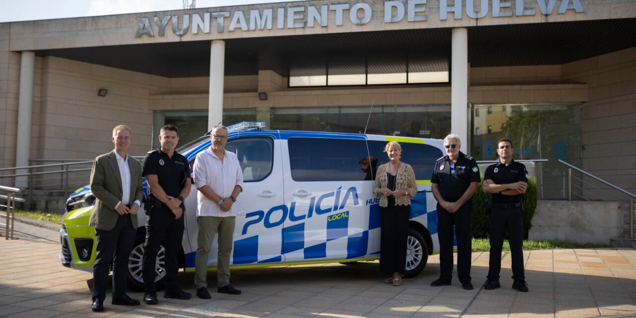 La Policía Local adquiere una furgoneta de nueve plazas