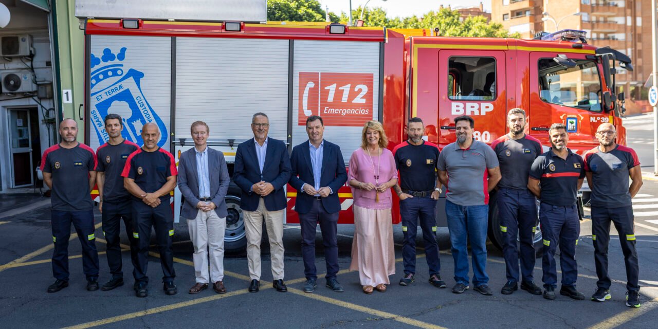 El Parque de Bomberos de Huelva adquiere un vehículo para zonas agrestes y cabezos