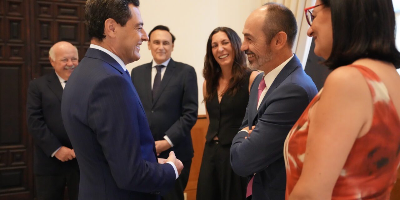 El rector defiende una universidad que «genera y globaliza el conocimiento hacia la excelencia»
