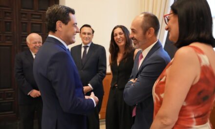 El rector defiende una universidad que «genera y globaliza el conocimiento hacia la excelencia»