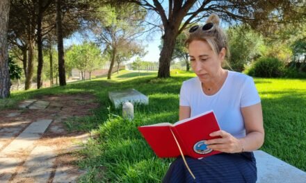 Valeria Lorenzo analiza la crítica literaria como herramienta de construcción y aprendizaje