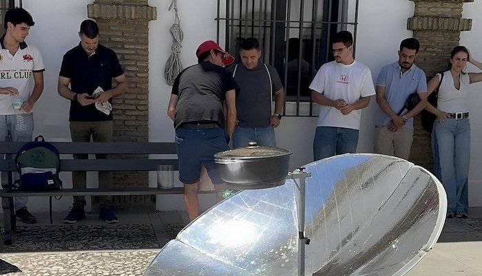 La cocina solar, protagonista en los cursos de la UNIA