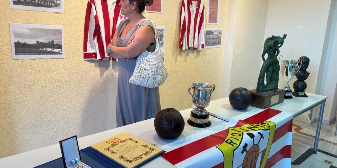 Rociana rinde homenaje a la Cuna del Fútbol a través de una exposición