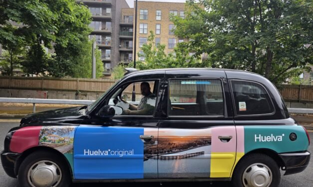 La marca Huelva luce en los taxis y metro de Londres