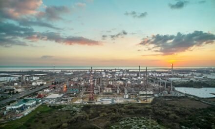 Moeve y Exolum ponen en marcha el nuevo poliducto del Puerto de Huelva