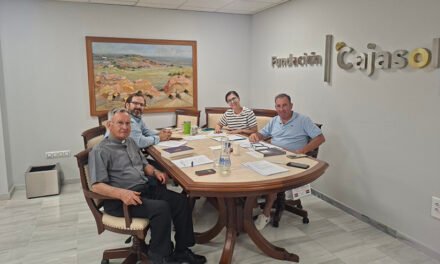 Alonso Sánchez Martín gana la I Beca Fundación Cajasol para la investigación rociera