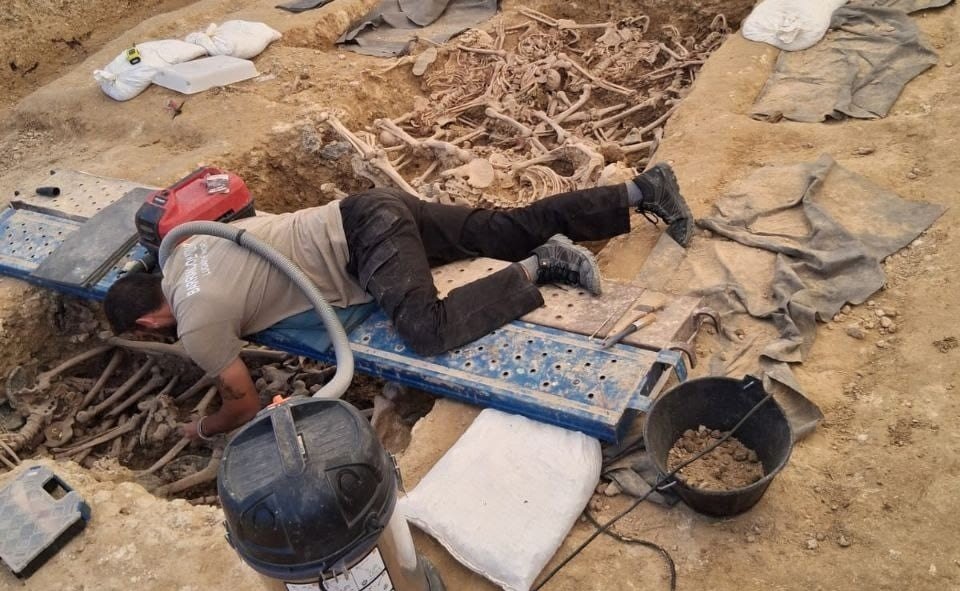 Hallan una nueva fosa común en el cementerio de La Soledad