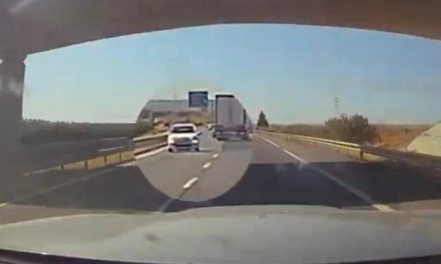 Investigan a una mujer con conducir durante ocho kilómetros por la A-49 en sentido contrario