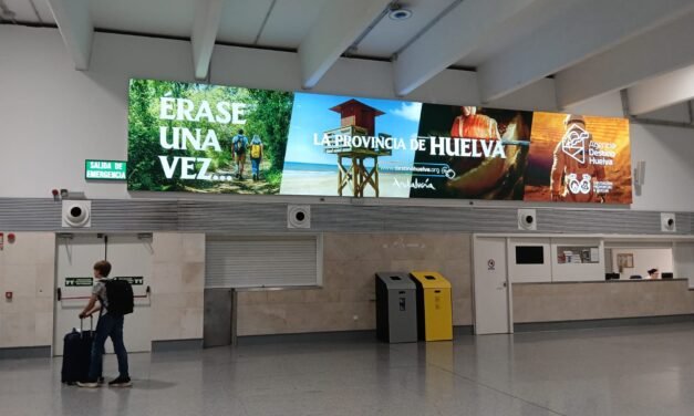 Huelva se promociona en el aeropuerto de Sevilla