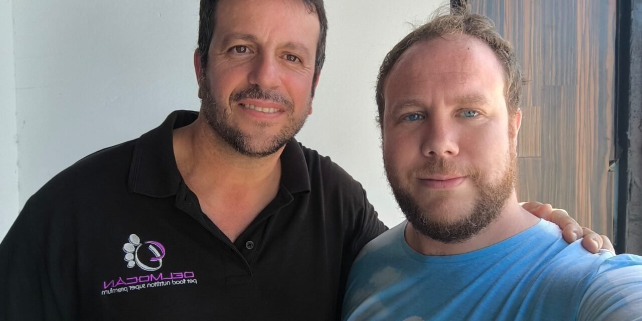 El chef Ángel Rivas colabora con ‘Delmocan Pet Food Nutrition’ para impulsar el ‘Real Food’ para mascotas