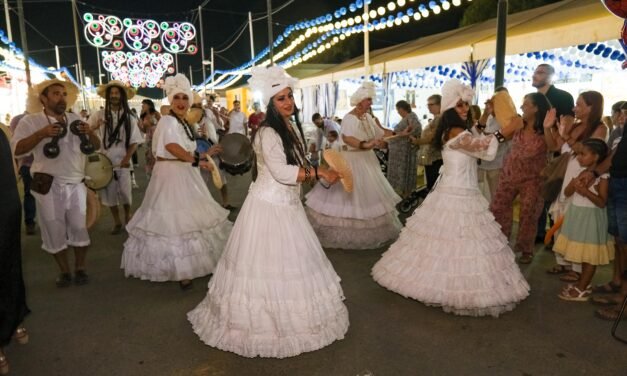 Miles de ‘selfíes’ e incesantes aplausos: la programación de la Diputación conquista las Colombinas