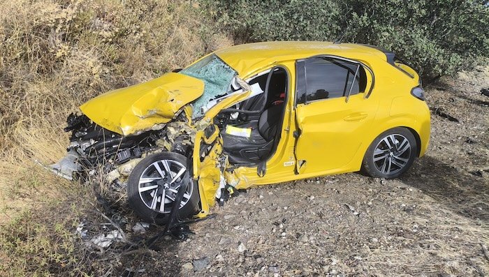 Cuatro heridos en un choque entre un camión y un turismo en Zalamea