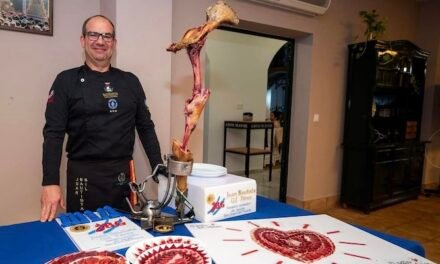 Juan Bautista Gil volverá a intentar el récord Guinness de más de 72 horas cortando jamón