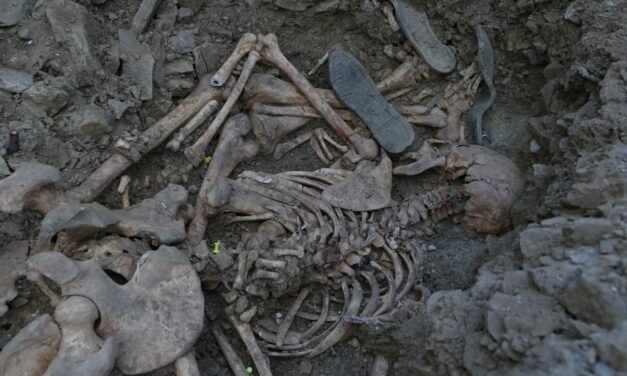 Hallan cinco nuevas fosas comunes en el cementerio de Zufre