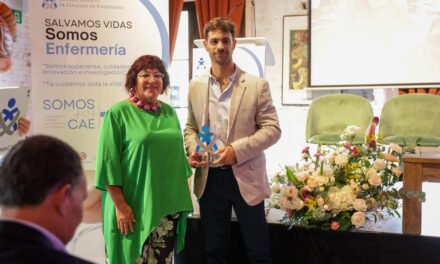 Alberto Ruiz gana el Premio de Periodismo en Enfermería