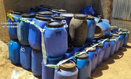 Clausuran un nave con 2.000 litros de aceite usado en Niebla