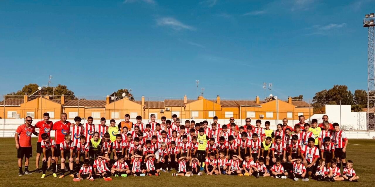 La Escuela de Fútbol Base de Riotinto echa a andar con seis equipos y más de 100 menores