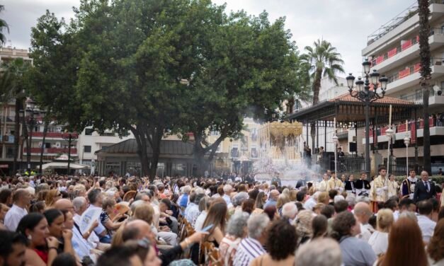 Unas 110.000 personas participan en la Magna Mariana