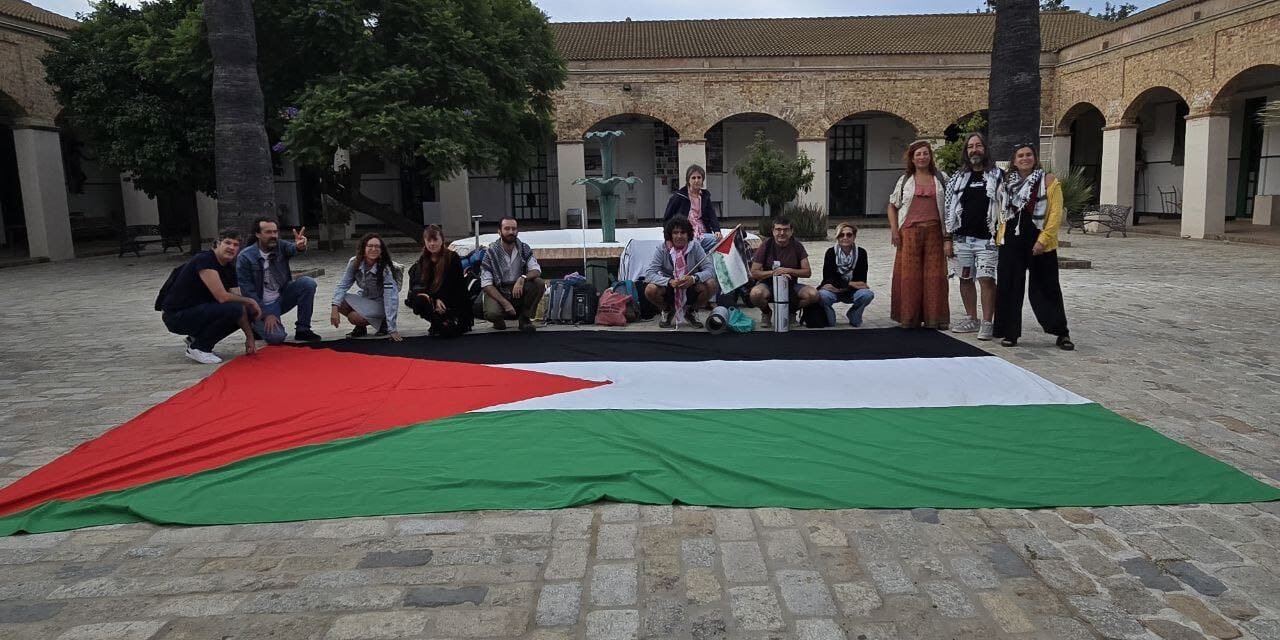 La Marea Palestina Huelva se encierra en la Escuela de Arte León Ortega