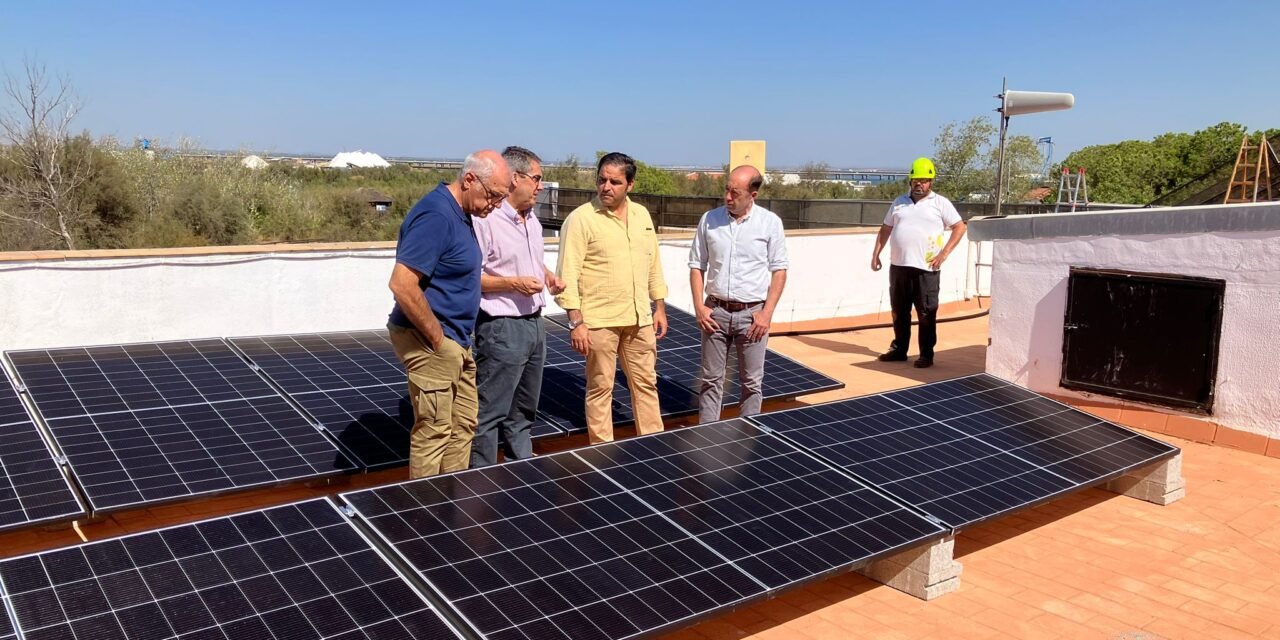 La Junta instala placas fotovoltaicas en el Paraje Marismas del Odiel