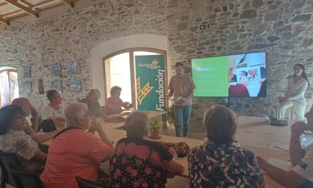 Fundación Caja Rural reducirá la brecha digital y financiera con el programa RuralTIC