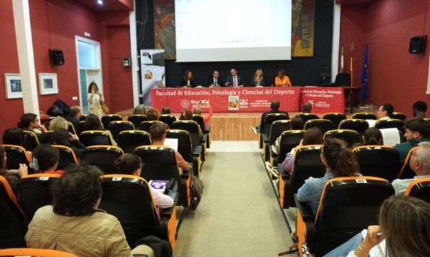 La UHU se doctora en educación para el codesarrollo