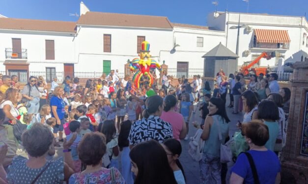La vuelta al cole más alegre y divertida se produce en Cumbres Mayores