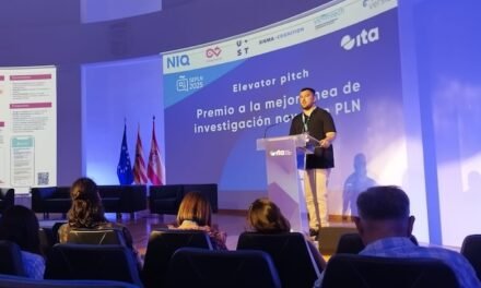 Un estudiante de la UHU recibe un premio nacional por su investigación en el procesamiento del lenguaje natural