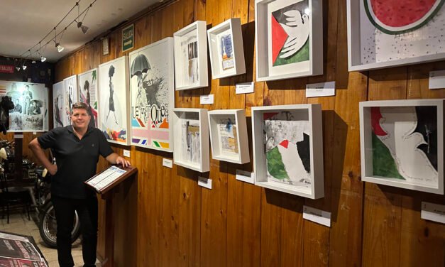 Marcos Toti convierte el 1900 en un collage