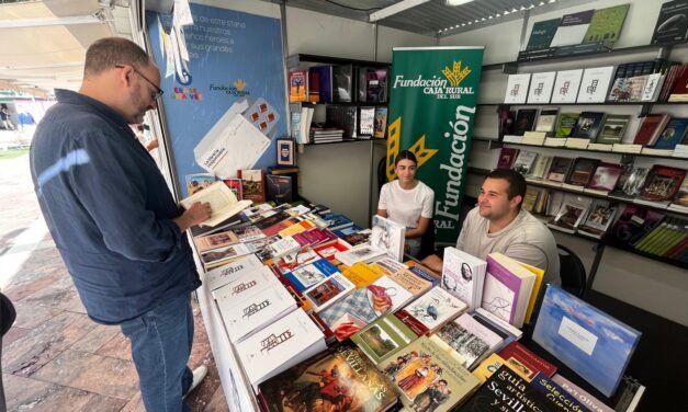 Flamenco, caza y tauromaquia copan el interés en el stand de Fundación Caja Rural en la Feria del Libro