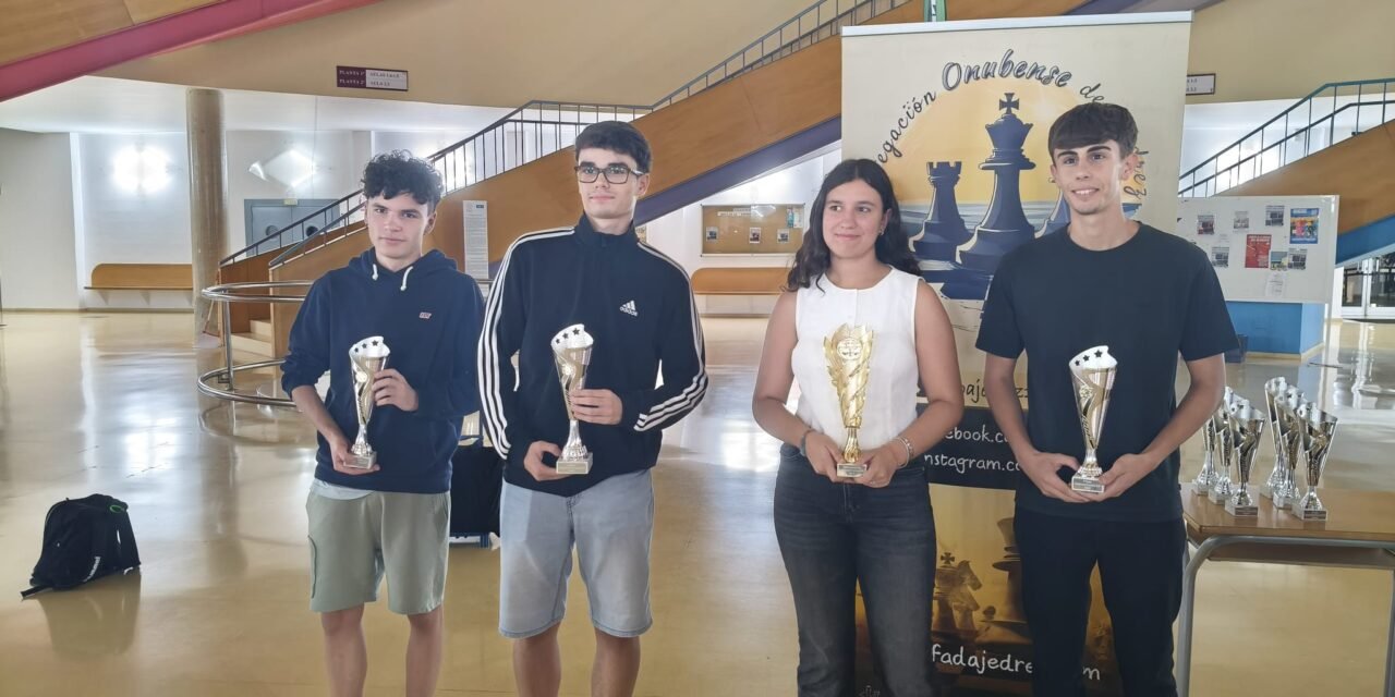 Juan Villegas, Fran Valladolid y Pepe Báez se proclaman campeones de Huelva de ajedrez por edades